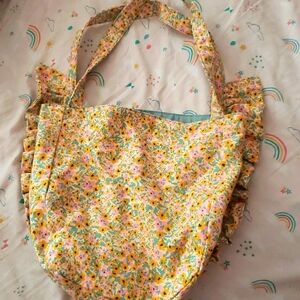Flower print shoulder bag